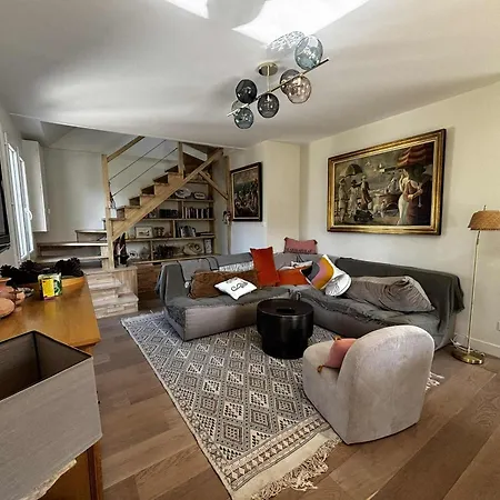 Charmante Maison Rénovée à 200 M De La - Fr-1-194-316 *