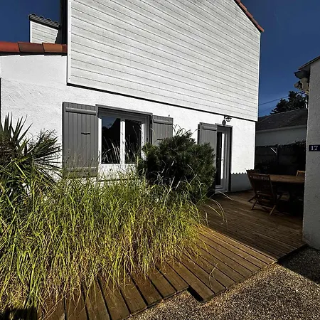 Charmante Maison Rénovée à 200 M De La - Fr-1-194-316