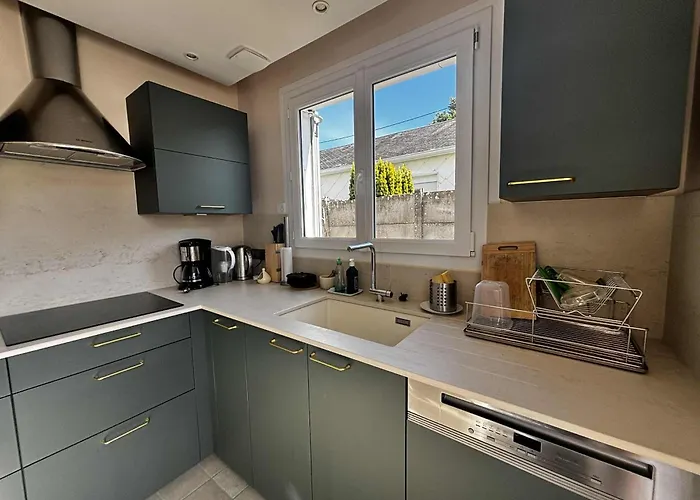 Charmante Maison Rénovée à 200 M De La - Fr-1-194-316 Hébergement de vacances *