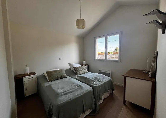 Hébergement de vacances Charmante Maison Rénovée à 200 M De La - Fr-1-194-316 La Faute-sur-Mer