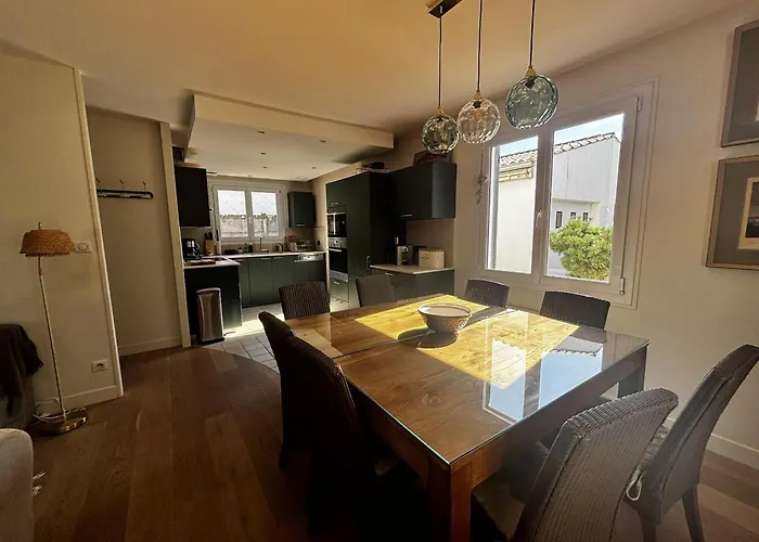 Charmante Maison Rénovée à 200 M De La - Fr-1-194-316