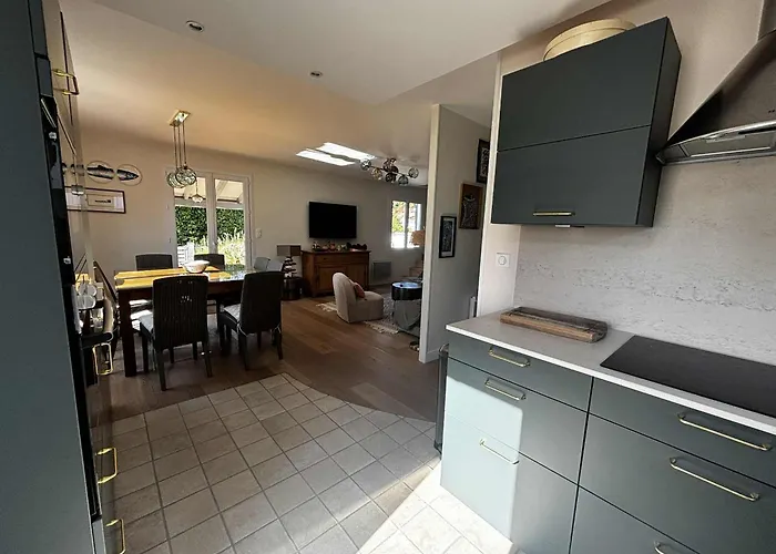 Hébergement de vacances Charmante Maison Rénovée à 200 M De La - Fr-1-194-316 *