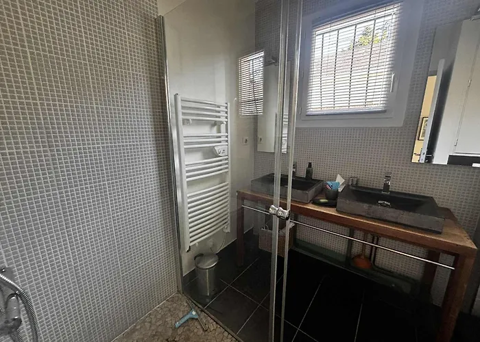 Charmante Maison Rénovée à 200 M De La - Fr-1-194-316