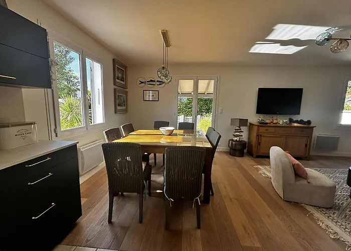 Hébergement de vacances Charmante Maison Rénovée à 200 M De La - Fr-1-194-316