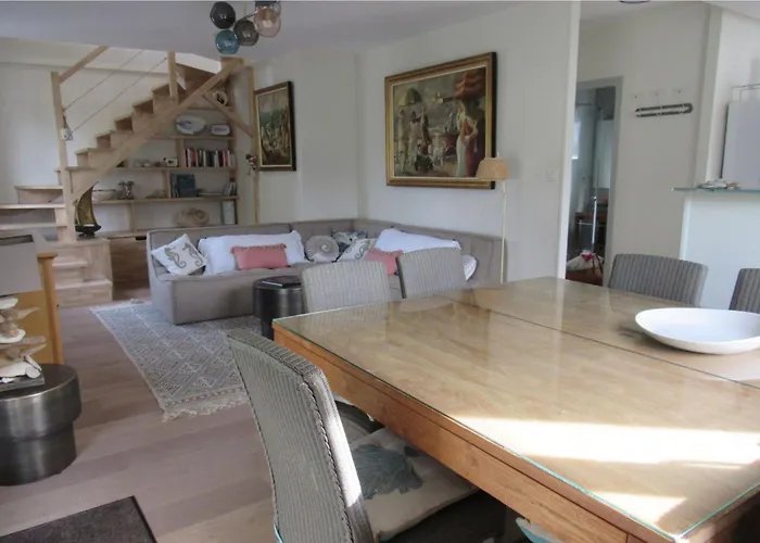 Charmante Maison Rénovée à 200 M De La - Fr-1-194-316 *