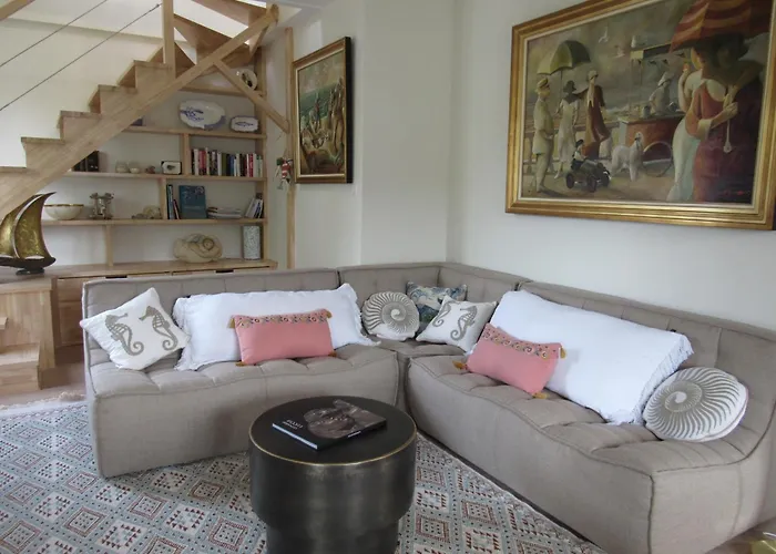 Charmante Maison Rénovée à 200 M De La - Fr-1-194-316